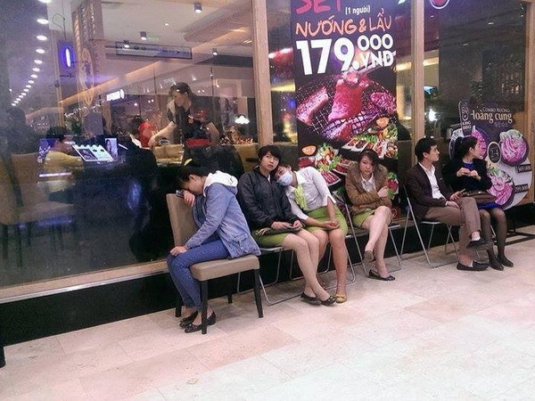 Nhiều khách hàng tại Big C The Garden bất ngờ bị ngất xỉu ảnh 1