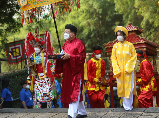 Lãnh đạo TP.HCM và hàng nghìn người dâng hương Giỗ Tổ Hùng Vương ảnh 2