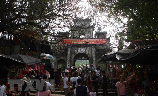 Lễ hội chùa Hương - Hành trình về cõi Phật của du khách thập phương ảnh 1