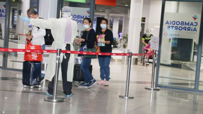 Campuchia không cho bệnh nhân nhiễm biến thể Omicron điều trị tại nhà ảnh 1