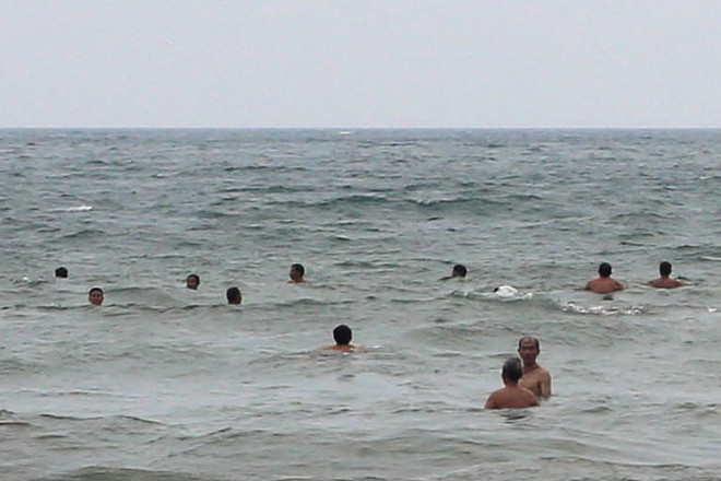 Ba em học sinh nam lớp 9 bị đuối nước khi tắm biển ở Đà Nẵng ảnh 1