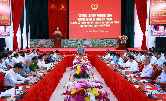 Thủ tướng Phạm Minh Chính chủ trì làm việc với các bộ, ngành, địa phương để tháo gỡ vướng mắc và thúc đẩy hạ tầng giao thông khu vực Đồng bằng sông Cửu Long. (Ảnh: Dương Giang/TTXVN) TTXVN_1307Thutuong1.jpg