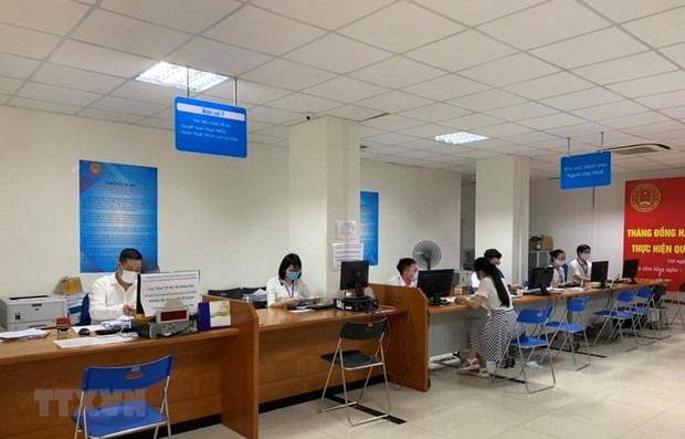 Hoạt động nghiệp vụ tại Cục Thuế Hà Nội. (Ảnh: TTXVN) Doanh thu cho thuê nhà dưới 100 triệu đồng mỗi năm không phải nộp thuế ảnh 1