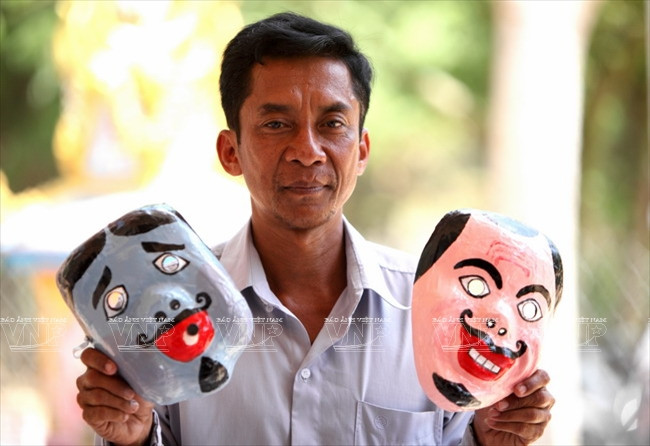 Mão và mặt nạ - trang phục huyền bí và linh thiêng của người Khmer ảnh 7