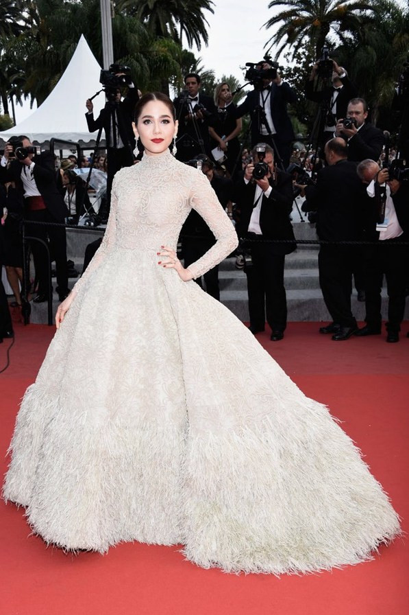 Chompoo - Mỹ nữ mê hàng hiệu đình đám của xứ sở Chùa Vàng ảnh 11