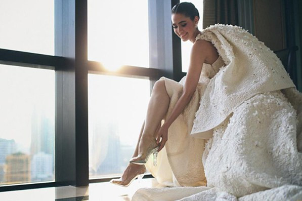 Chompoo - Mỹ nữ mê hàng hiệu đình đám của xứ sở Chùa Vàng ảnh 10