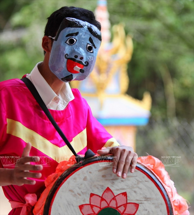 Mão và mặt nạ - trang phục huyền bí và linh thiêng của người Khmer ảnh 13
