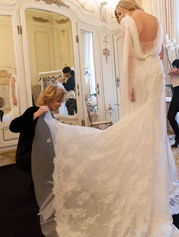 Tự thiết kế váy cưới cho ngày trọng đại của mình, tại sao không? ảnh 8