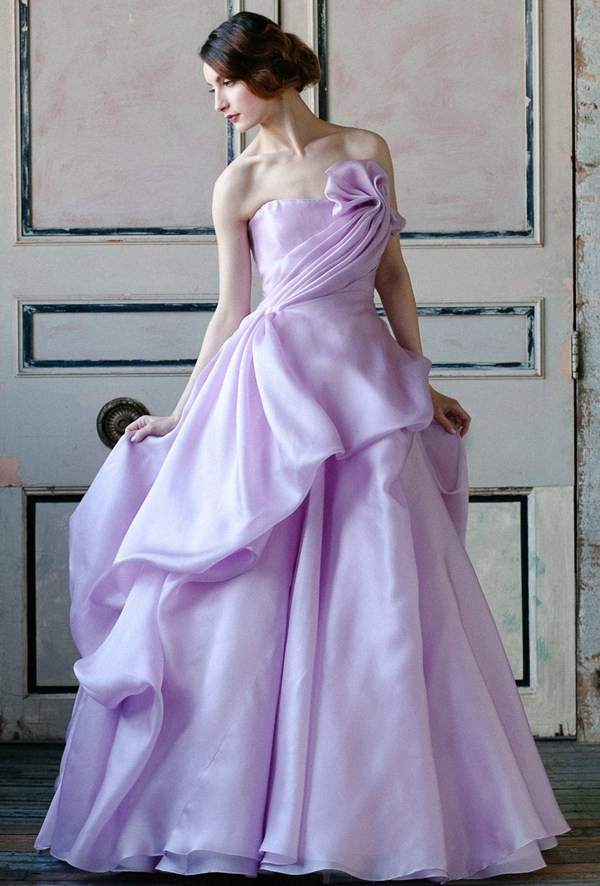 Năm xu hướng váy cưới cách tân lên ngôi mùa Xuân Hè 2015 ảnh 14