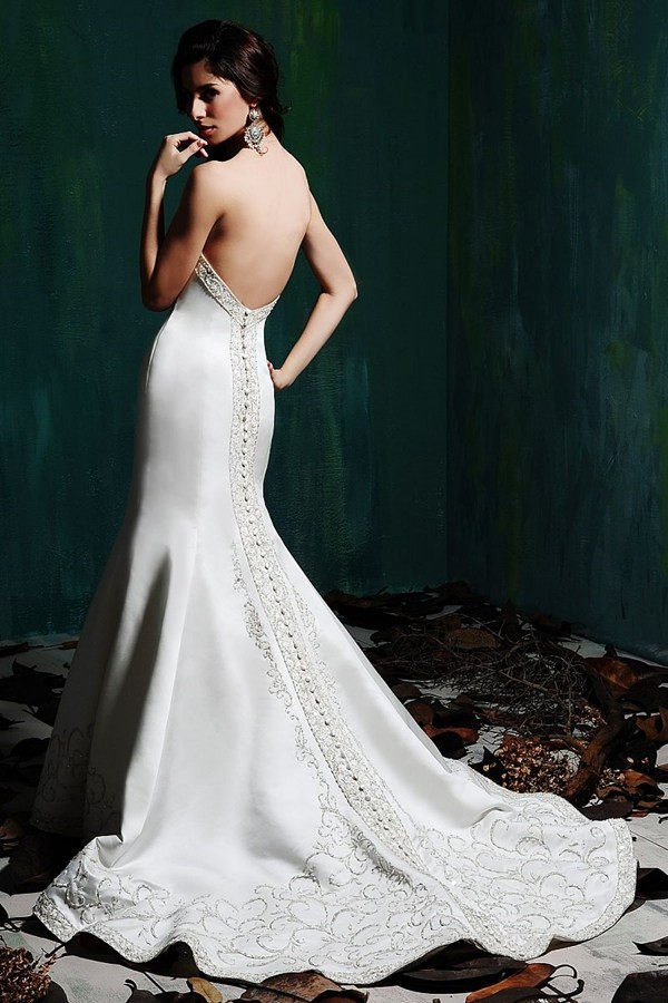 Tự thiết kế váy cưới cho ngày trọng đại của mình, tại sao không? ảnh 1