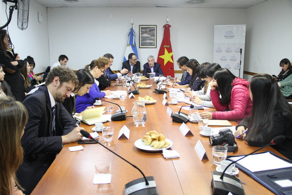 Đoàn Hội Liên hiệp Phụ nữ Việt Nam thăm và làm việc tại Argentina ảnh 2