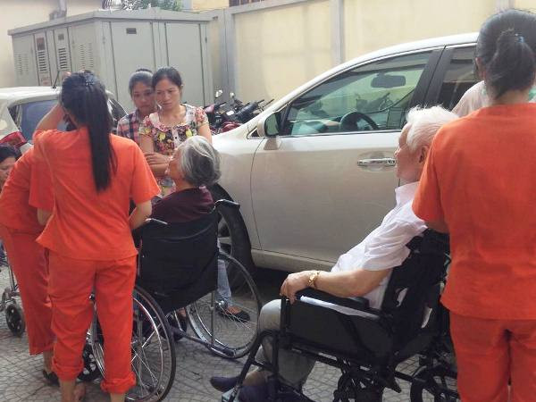 [Photo] Hiện trường vụ cháy lớn nhiều xưởng trong Công ty Lâm sản ảnh 4