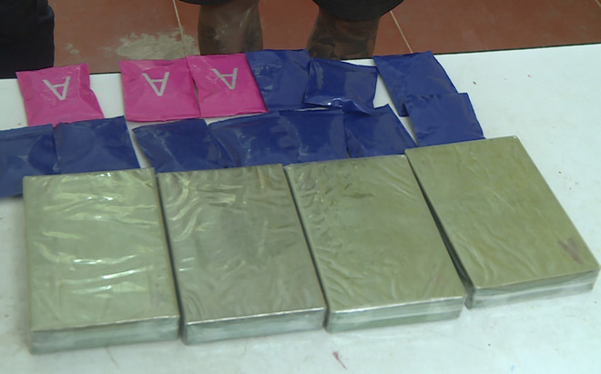 Công an Lai Châu bắt giữ 2 đối tượng góp vốn 'kinh doanh' heroin ảnh 1
