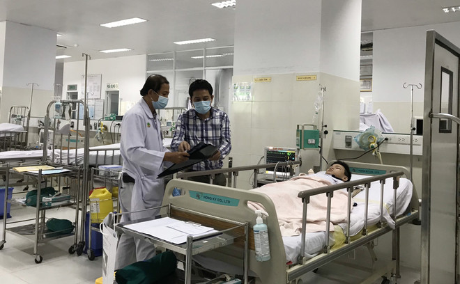 Vụ cây phượng bật gốc: Sức khỏe các học sinh bị thương tiến triển tốt ảnh 1