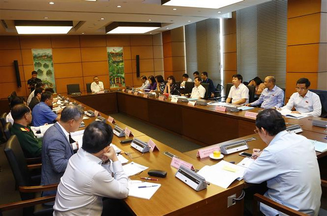 Nhiều giải pháp bảo đảm phát triển vững chắc nền kinh tế ảnh 1