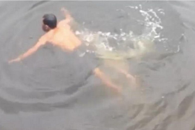 'Pháp sư' bị cá sấu dìm chết vì nhảy xuống sông tìm người mất tích ảnh 1