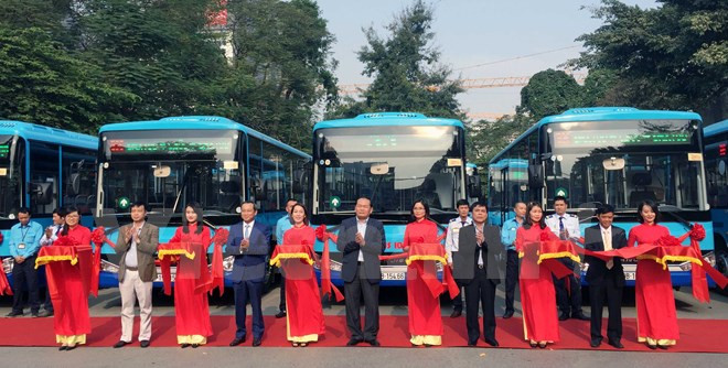 Hà Nội thay thế nhiều xe buýt mới chất lượng cao, wifi miễn phí ảnh 1