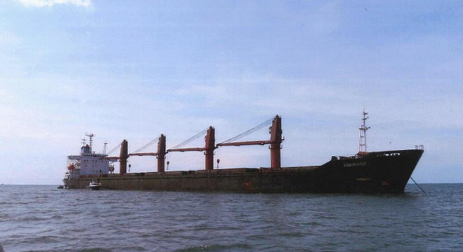 Mỹ lai dắt và bàn giao tàu Triều Tiên vi phạm lệnh trừng phạt ảnh 1