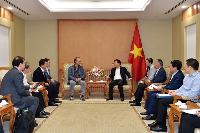 Phó thủ tướng Trịnh Đình Dũng tiếp Ông Đỗ Quang Hiển, Chủ tịch Hội đồng quản trị kiêm Tổng Giám đốc T&T Group và Ông Robert Yap, Chủ tịch điều hành Tập đoàn YCH (Singapore). Logistics AI: Giảm chi phí, tăng sức cạnh tranh cho doanh nghiệp ảnh 1