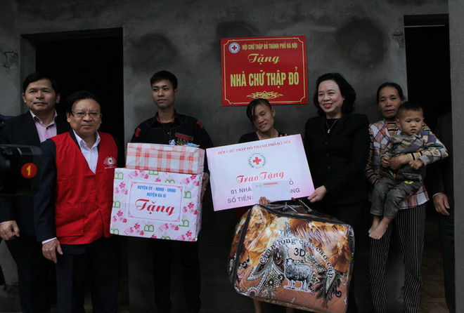 Hội Chữ thập Đỏ Việt Nam chăm lo Tết cho người nghèo trên cả nước ảnh 1