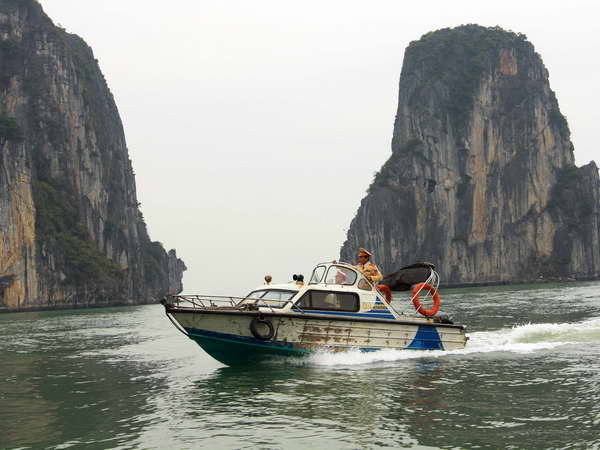 Bắt giữ 140 vụ buôn lậu hàng cấm đường thủy trị giá 143 tỷ đồng ảnh 1