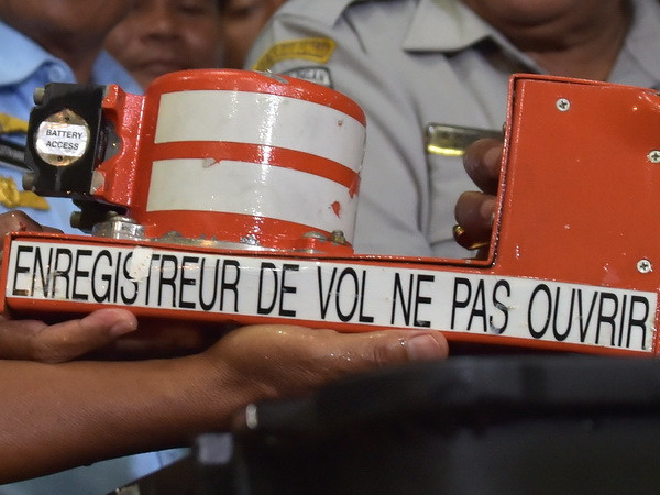 Phải mất 1 năm nghiên cứu chi tiết dữ liệu hộp đen máy bay QZ8501 ảnh 1