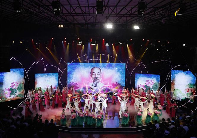 Chủ tịch nước dự Chương trình "Hồ Chí Minh-Hành trình khát vọng 2022" ảnh 1