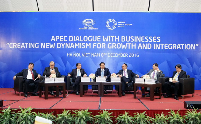 Các diễn giả tại chương trình. (Ảnh: Phạm Kiên/TTXVN) Đối thoại APEC-doanh nghiệp: Thúc đẩy tăng trưởng, liên kết APEC ảnh 2
