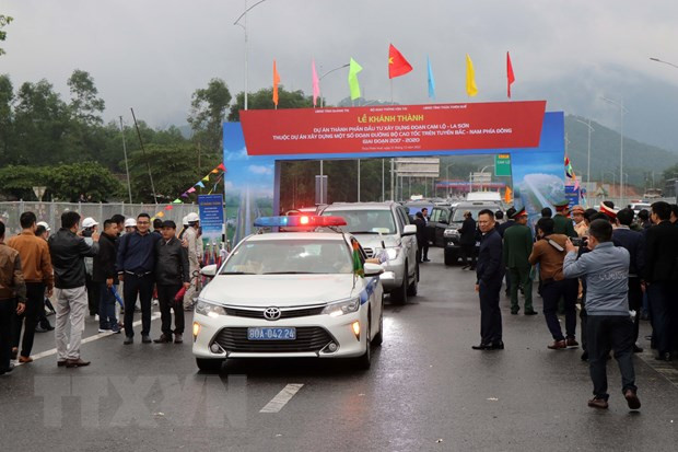 Phê duyệt tổ chức giao thông tạm thời tuyến cao tốc Cam Lộ-La Sơn ảnh 1