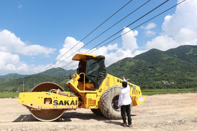 Thi công đoạn Cao tốc Vân Phong-Nha Trang vướng bởi đường điện cao thế ảnh 1