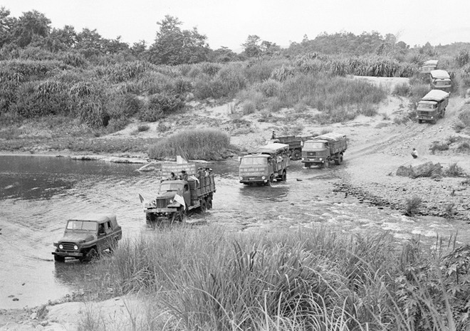 Hơn 300 hiện vật và tư liệu tái hiện mùa Xuân đại thắng 1975 ảnh 1