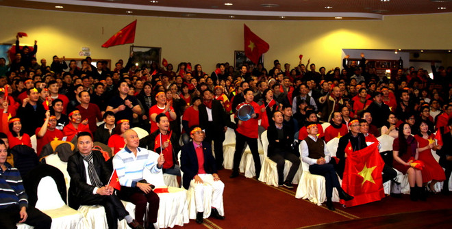 Cộng đồng người Việt ở nước ngoài nồng nhiệt hướng về U23 Việt Nam ảnh 1