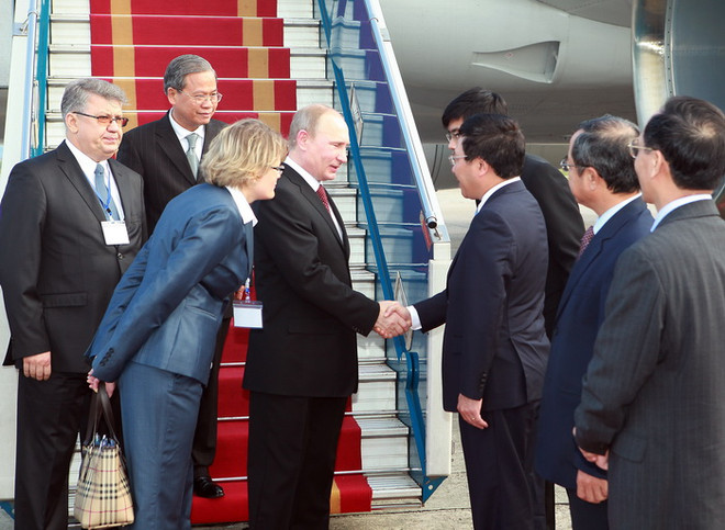 Chùm ảnh lễ đón Tổng thống Nga Vladimir Putin ở sân bay ảnh 1