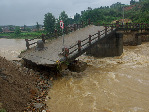 Mưa lớn ở phía Nam Trung Quốc làm 26 người thiệt mạng ảnh 1