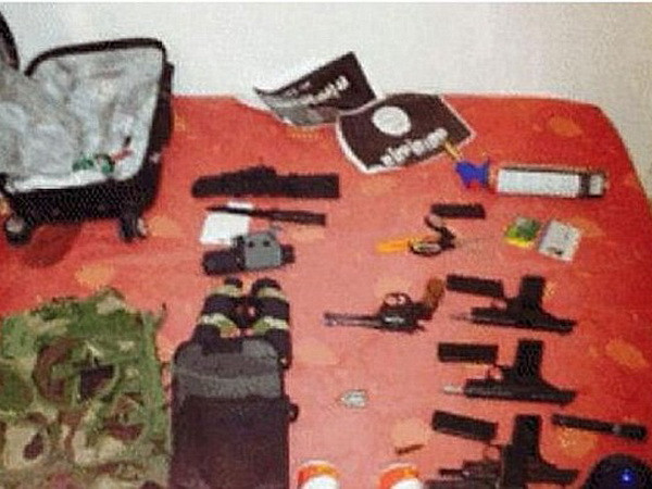 Phát hiện hàng loạt vũ khí tại nơi ẩn náu của Amely Coulibaly ảnh 1