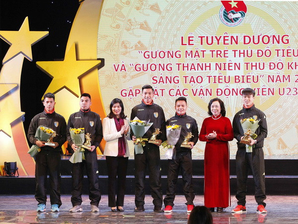 Tuyên dương 10 gương mặt trẻ Thủ đô tiêu biểu năm 2017 ảnh 2