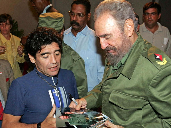 Cựu lãnh đạo Cuba Fidel Castro hâm mộ Messi và Maradona ảnh 1