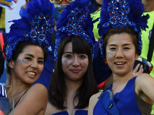 Nữ CĐV Nhật đi từ hân hoan tới buồn bã khi đội nhà bị loại ảnh 1