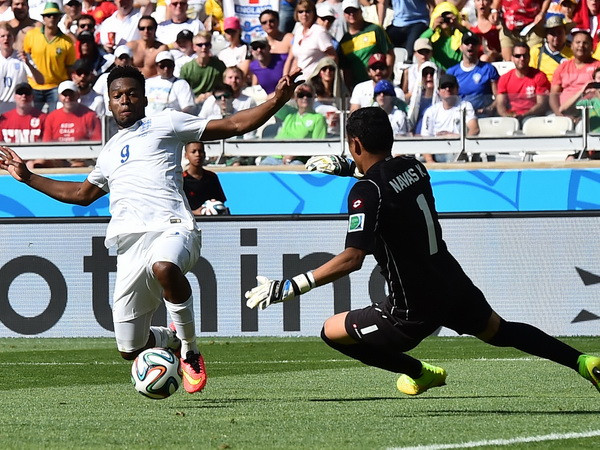 Costa Rica chễm chệ ngôi đầu, Italy theo bước Anh về nước ảnh 2