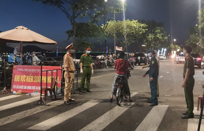 Đà Nẵng khẩn trương phong tỏa 4 phường của quận Sơn Trà ảnh 1
