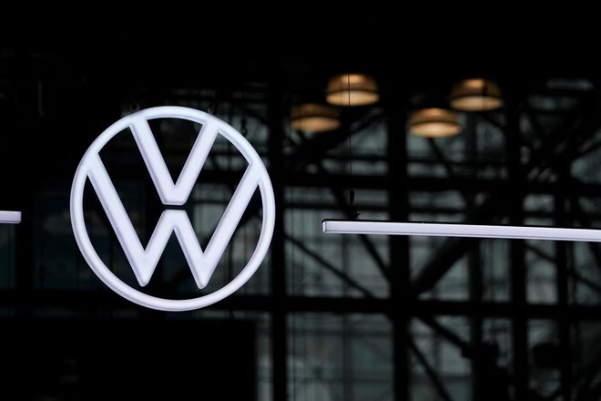 Volkswagen bị ảnh hưởng vì sự cố mạng. (Nguồn: Reuters) Sự cố mạng làm tê liệt hoạt động sản xuất của Volkswagen ảnh 1