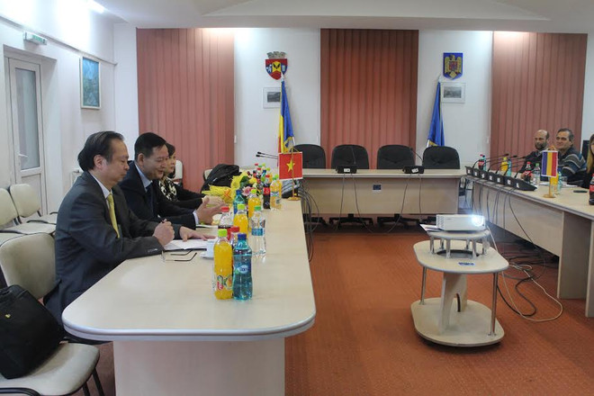 Kêu gọi các doanh nghiệp Romania đầu tư vào Việt Nam ảnh 1