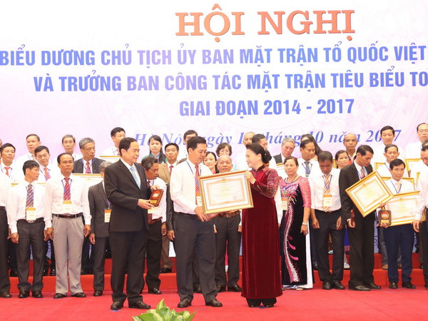 Mỗi cán bộ mặt trận là nhân tố tích cực củng cố đoàn kết trên địa bàn ảnh 1