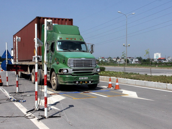 Khắc phục sự cố hỏng trạm cân trên Quốc lộ 6 đoạn qua Hòa Bình ảnh 1
