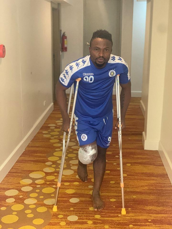 Chân sút chủ lực của Hà Nội FC nghỉ thi đấu hết mùa giải ảnh 1