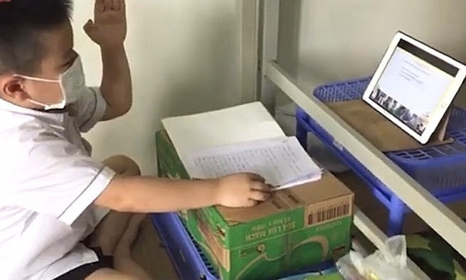 Học sinh Đà Nẵng sẽ học chương trình mới bằng hình thức trực tuyến. (Ảnh: TTXVN phát) Đà Nẵng tổ chức học chương trình mới trực tuyến từ ngày 20/9 ảnh 1
