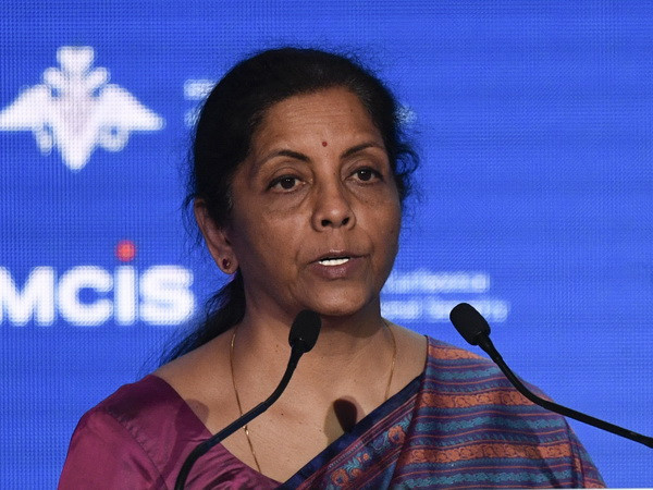 Bộ trưởng Bộ Quốc phòng Ấn Độ thăm chính thức Việt Nam ảnh 1