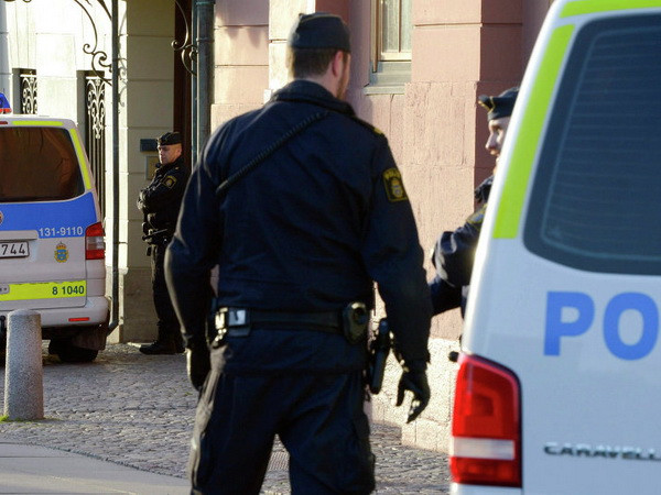 Một trường đại học ở Thụy Điển đóng cửa do đe dọa thảm sát ảnh 1