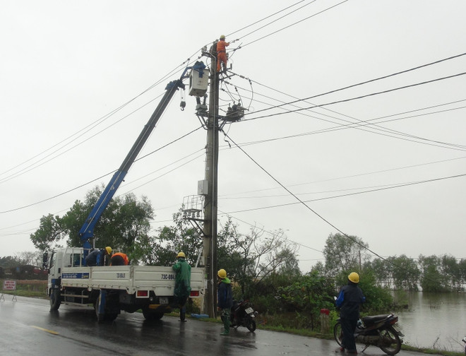 Quảng Bình dự kiến cấp điện trở lại cho toàn bộ khách hàng trong ngày ảnh 1