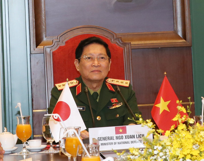 Đại tướng Ngô Xuân Lịch điện đàm với ngài Kihi Nobuo, Bộ trưởng Bộ Quốc phòng Nhật Bản. (Ảnh: Hồng Pha/TTXVN phát) Đại tướng Ngô Xuân Lịch điện đàm với Bộ trưởng Bộ Quốc phòng Nhật Bản ảnh 1